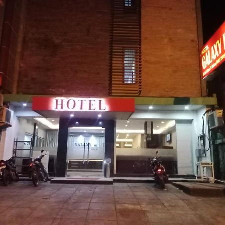 Galaxy Inn Baubau Buitenkant foto