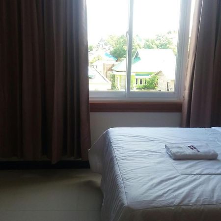 Galaxy Inn Baubau Buitenkant foto