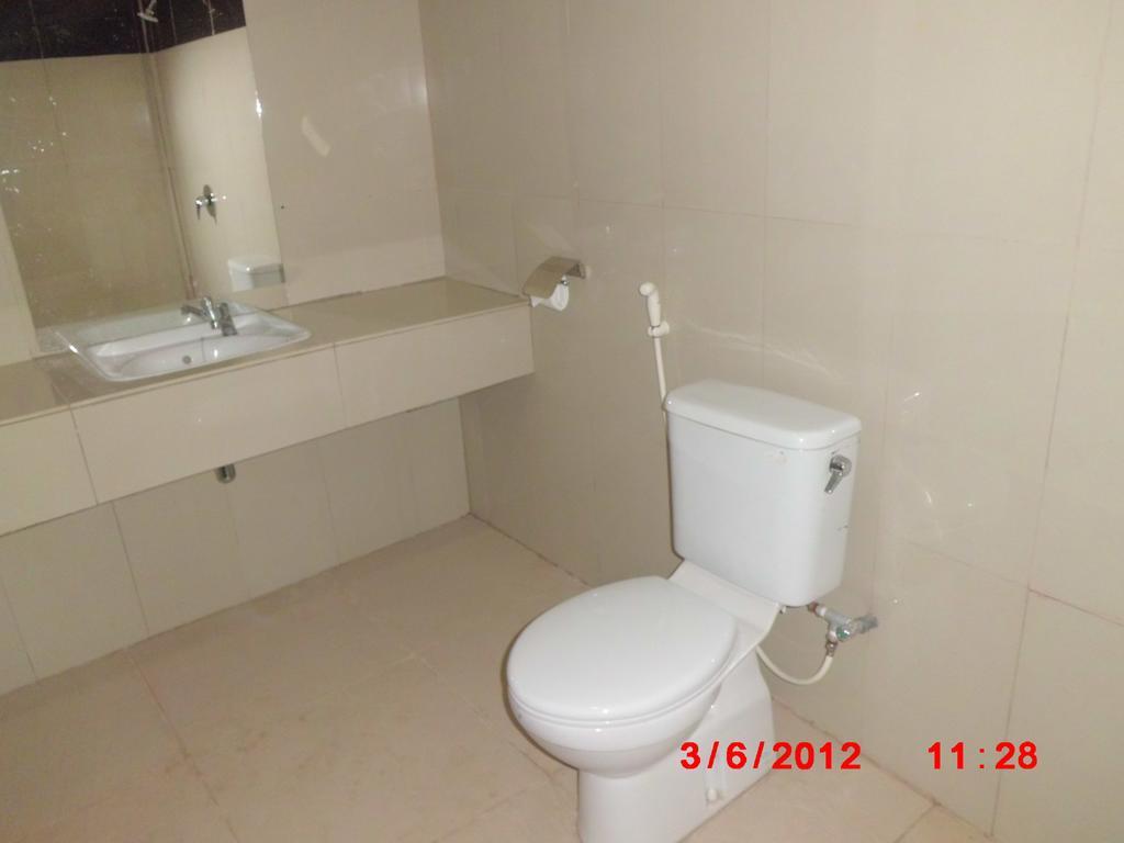 Galaxy Inn Baubau Kamer foto
