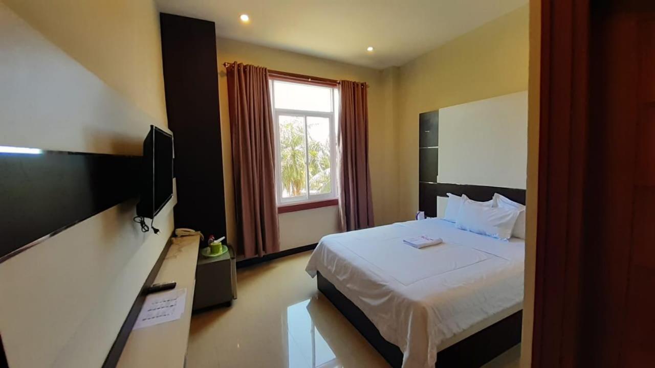 Galaxy Inn Baubau Buitenkant foto