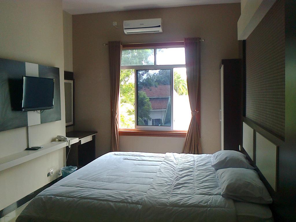 Galaxy Inn Baubau Buitenkant foto
