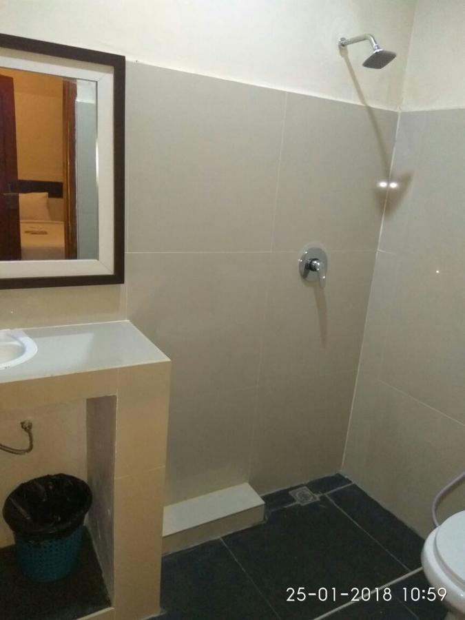Galaxy Inn Baubau Buitenkant foto