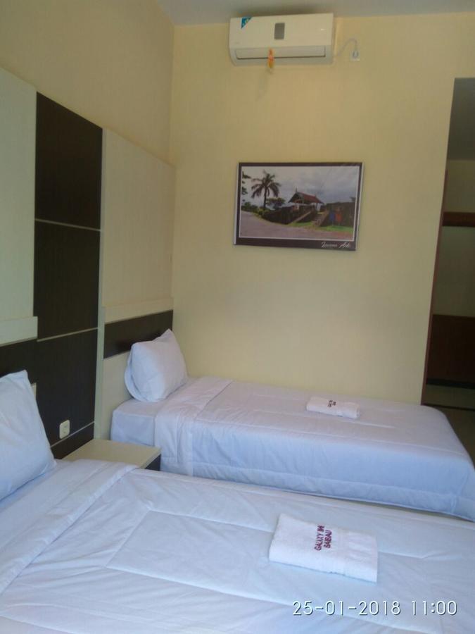 Galaxy Inn Baubau Buitenkant foto