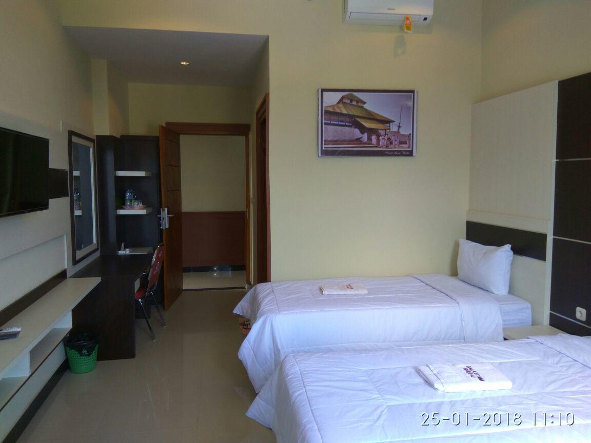 Galaxy Inn Baubau Buitenkant foto